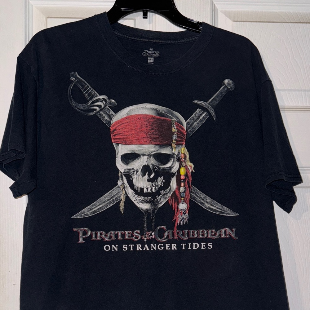 3/$30 Disney Black Pirates of the Caribbean Tee with Skull and Swords